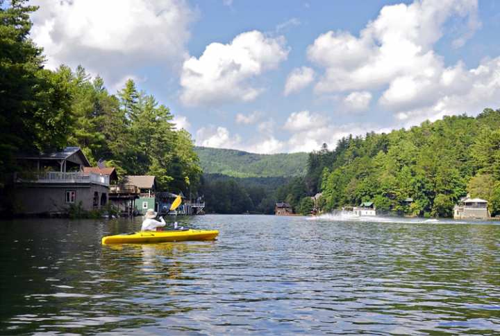 5 Excellent Places for Beginners to Kayak in Georgia