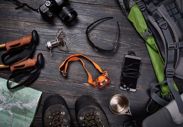 10 (Modern) Essentials Every Hiker Should Carry 