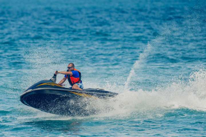 5 Exhilarating Jet Skiing Spots in Indiana