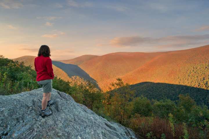 5 Stunning Foliage Hikes in Massachusetts