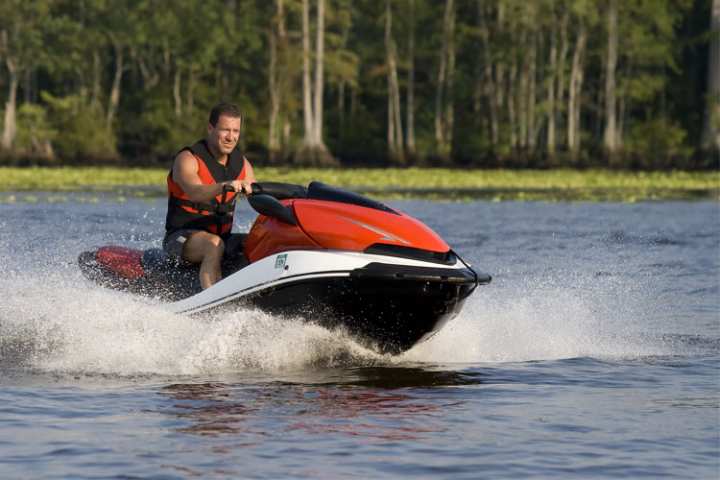 5 Exhilarating Jet Skiing Spots in Maine
