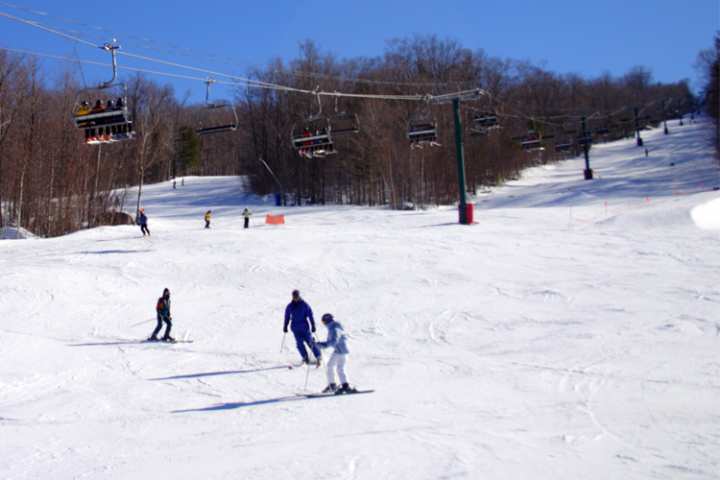 7 Best Ski Destinations for Families in Ohio